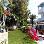 Stella Naxos Island Aparthotel 3*